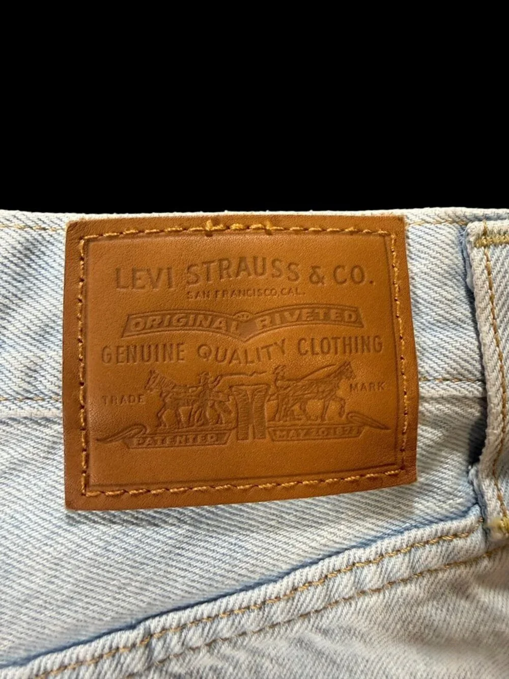 Levi’s Premium Ribcage Straight Ankle Distressed Jeans - 24 - Picture 8 of 9